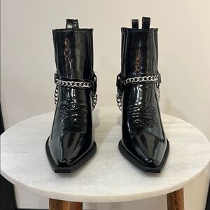 Black pattern leather with silver chain ankle boot Billini